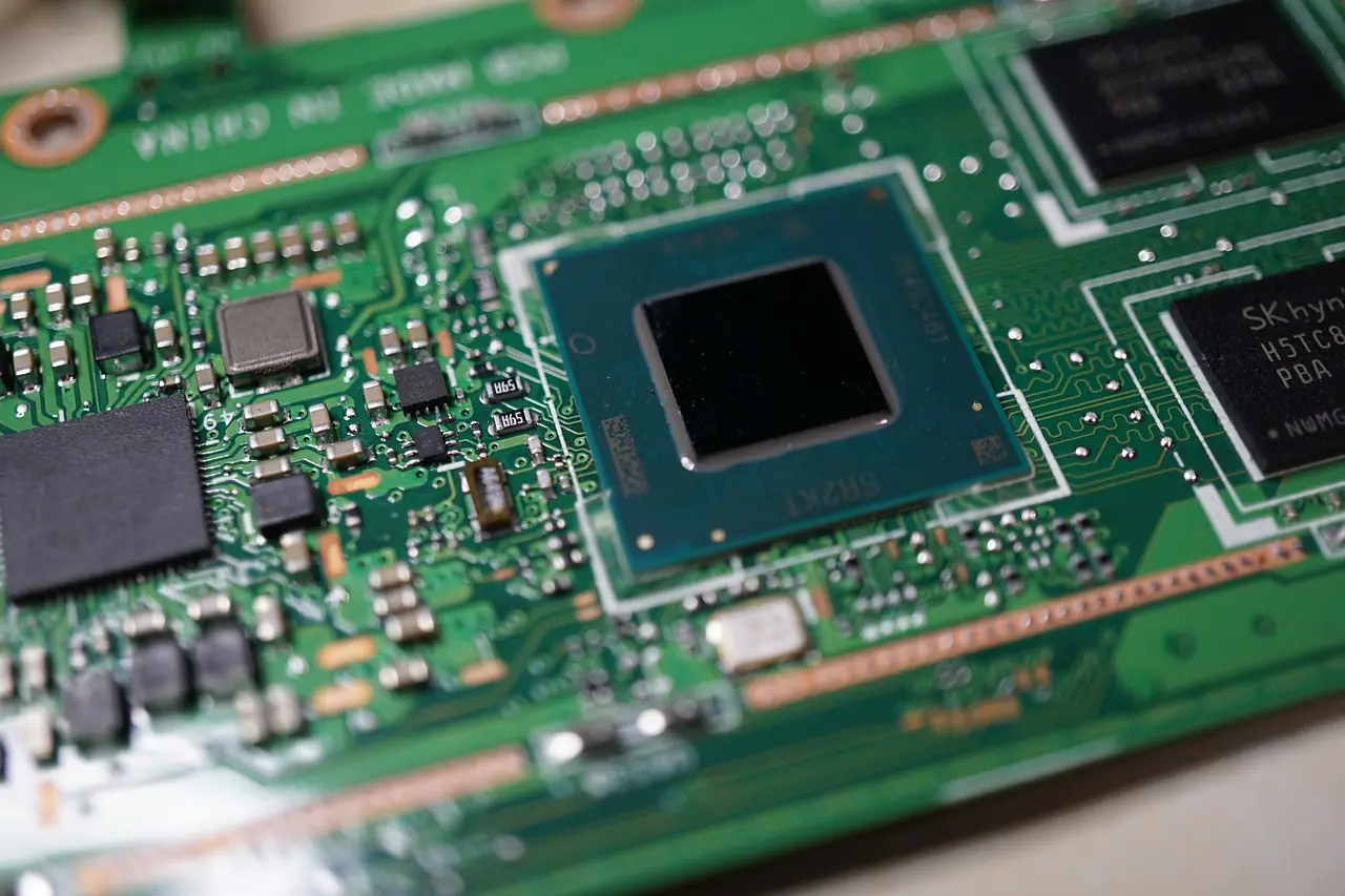 Photograph: circuit board, electronics, cpu