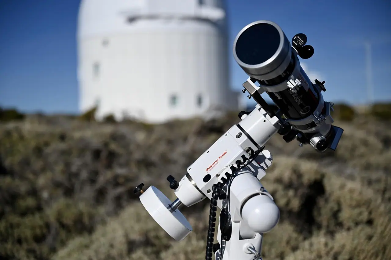 Photograph: telescope, solar telescope, observatory