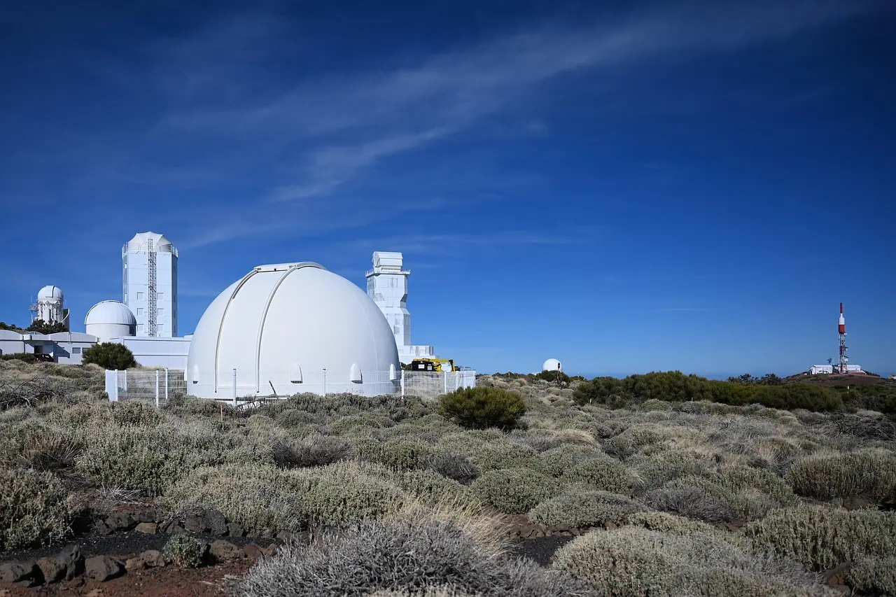 Photograph: telescope, night telescope, observatory
