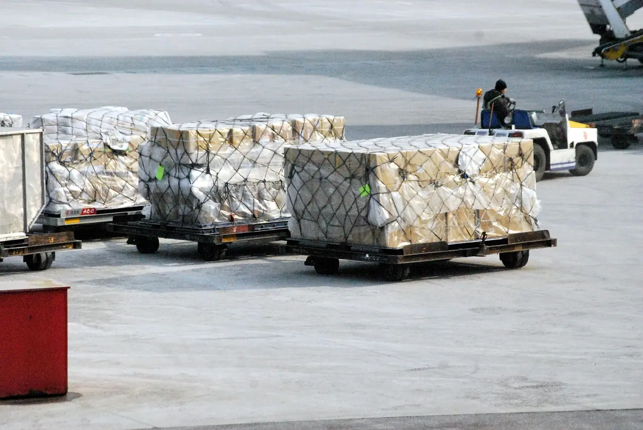 Photograph: freight, package, cargo