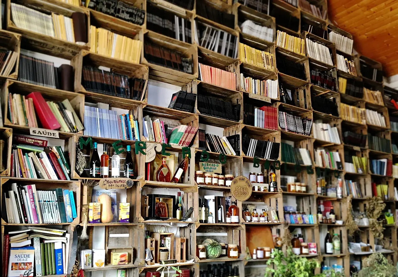 Photograph: library, market, books