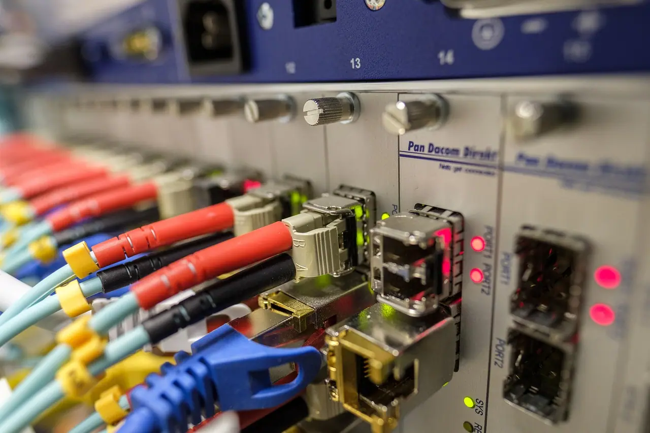 Photograph: fiber optic, light waveguide, glass fiber