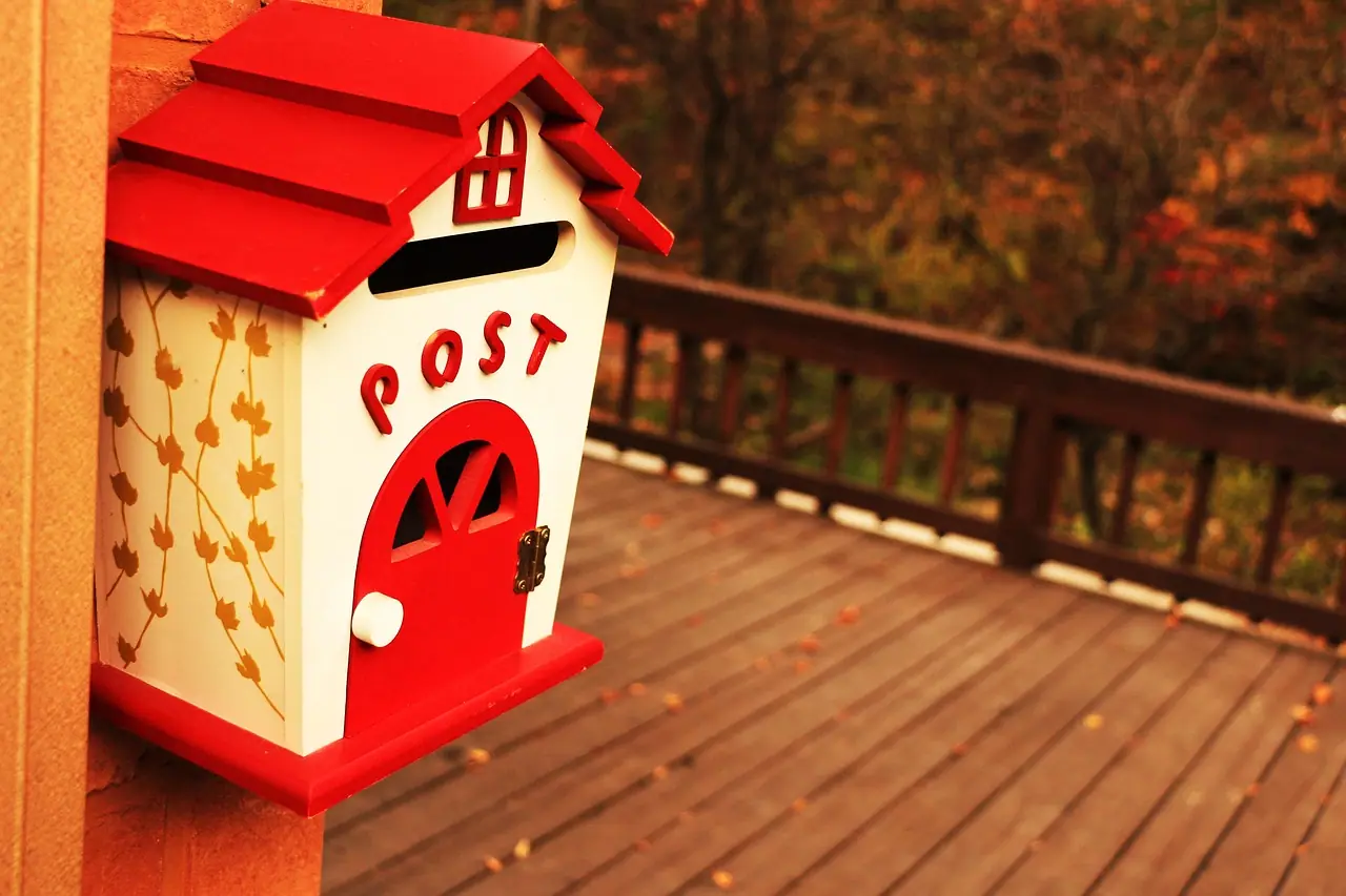 Photograph: mailbox, letter, card