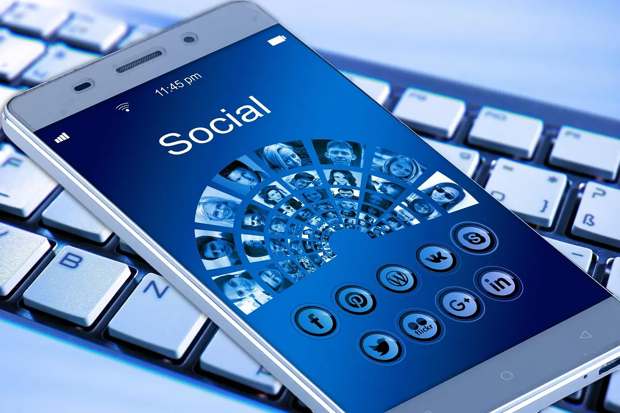 Photograph: mobile phone, smartphone, keyboard