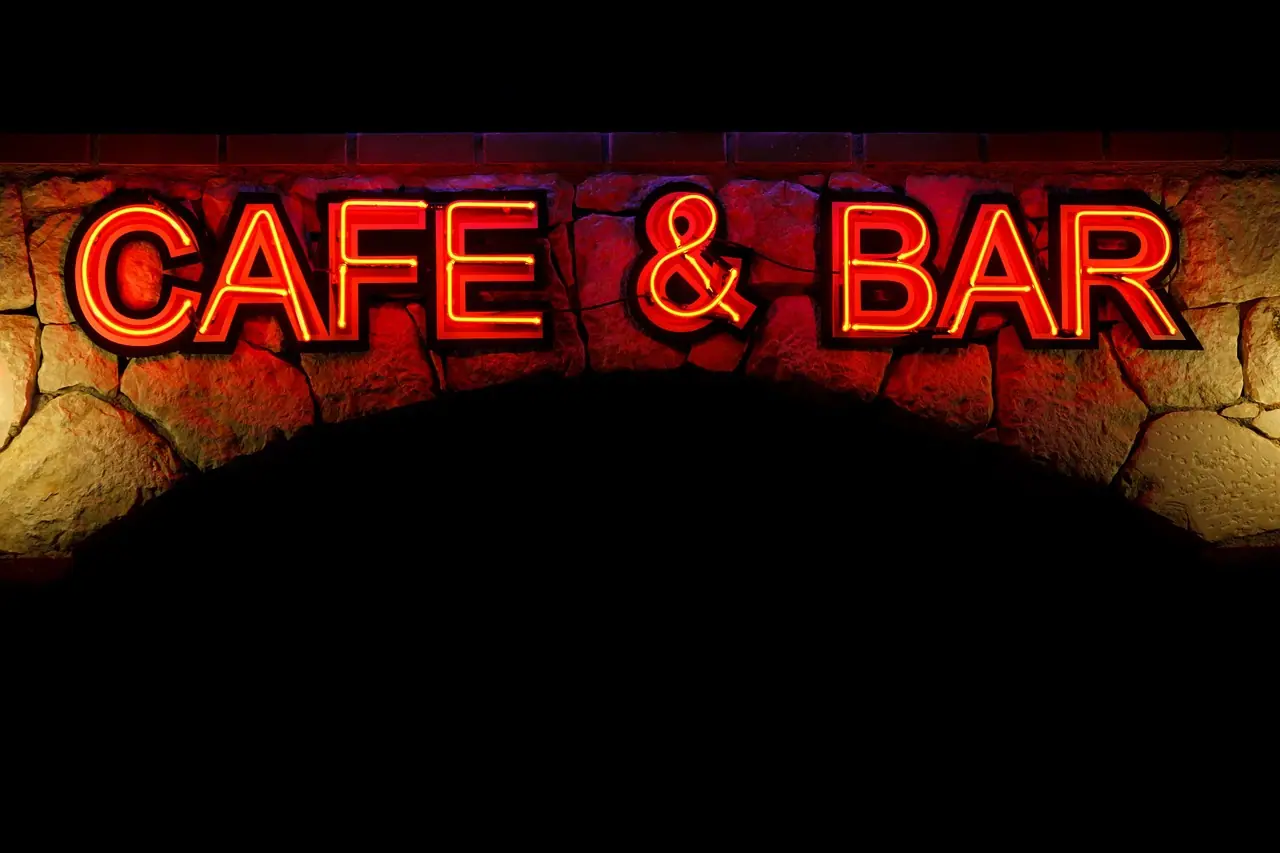 Photograph: alcohol, bar, café
