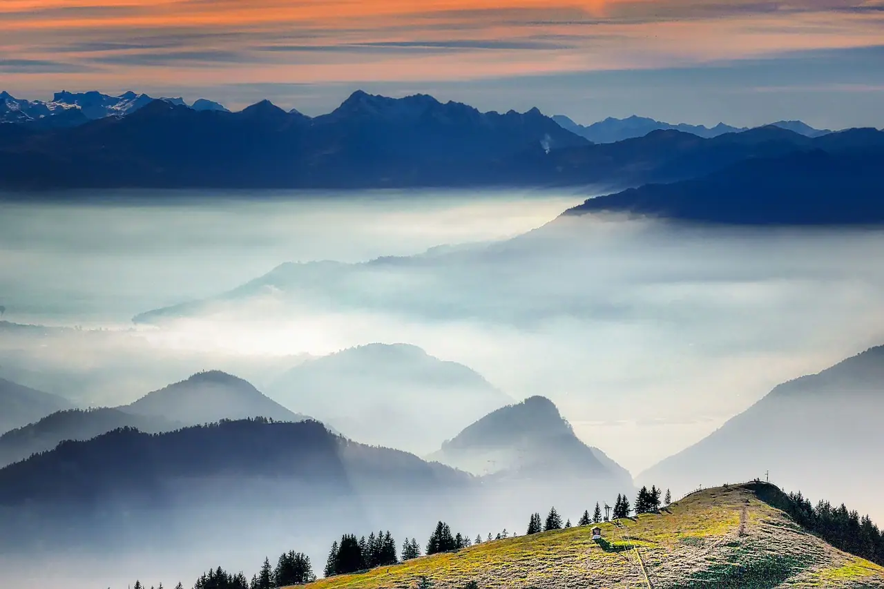 Photograph: clouds, cloud bank, high fog