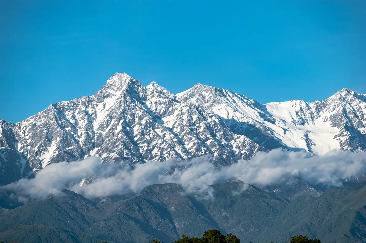 Photograph: mountain, summit, peak