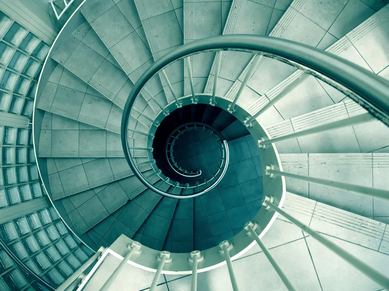 Photograph: spiral, staircase, stairwell